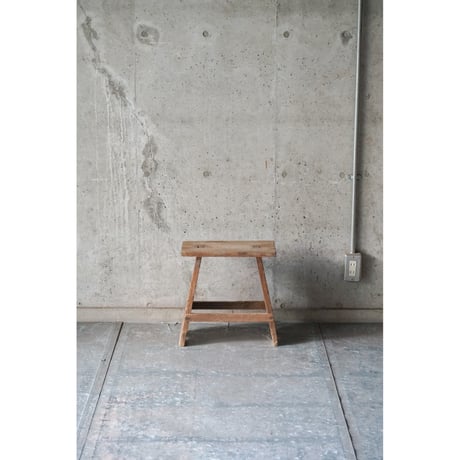 台　Wooden stand