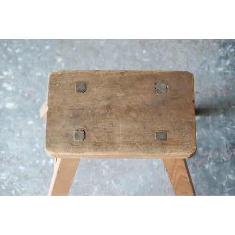 台　Wooden stand