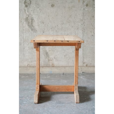 サイドテーブル　Side table