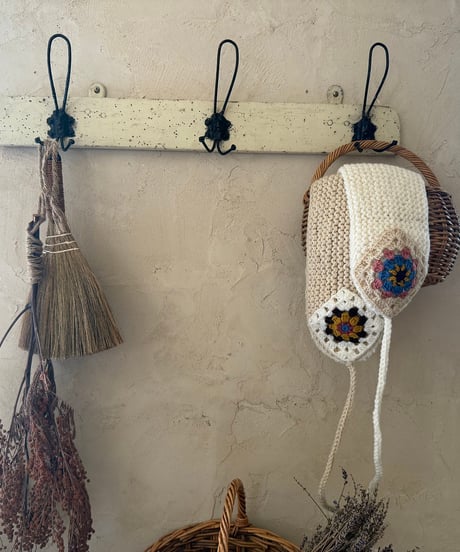 予約 OREN Hand-Knit Flower Bonnet