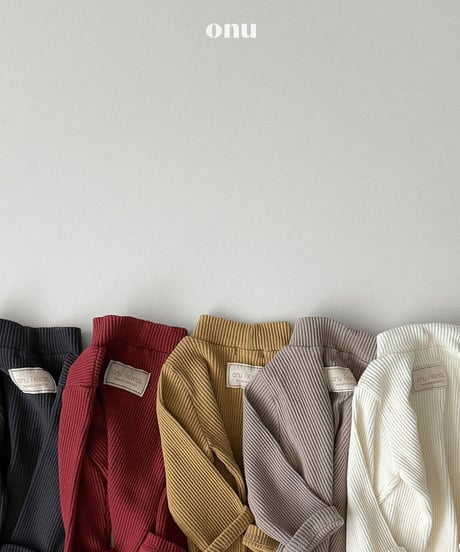 予約 ONU Ribbed Mock-Neck Tee