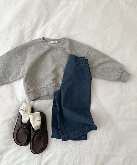 予約minirobe Low V-neck man to man tee