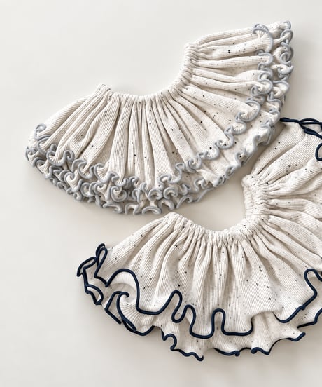 即納dot Mellow Frill Bib