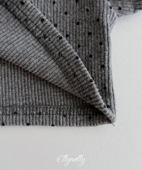 予約Elly Molly Dot Fleece-Lined Mock Neck Tee