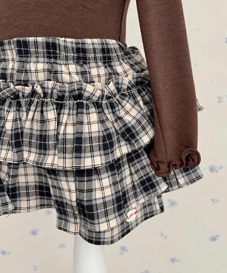 即納 ruffle check short pants