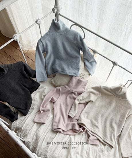予約 melikey Cozy Mock-Neck Tee