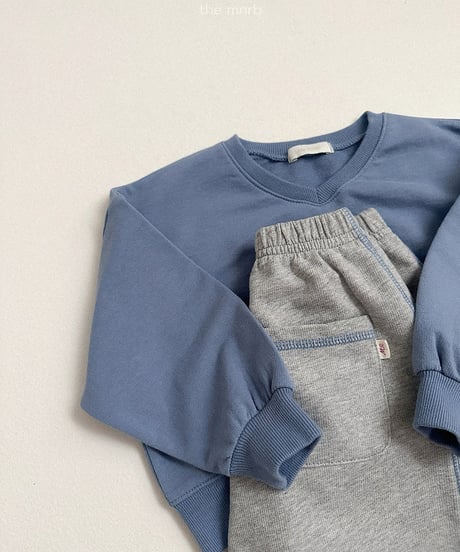 予約minirobe Low V-neck man to man tee