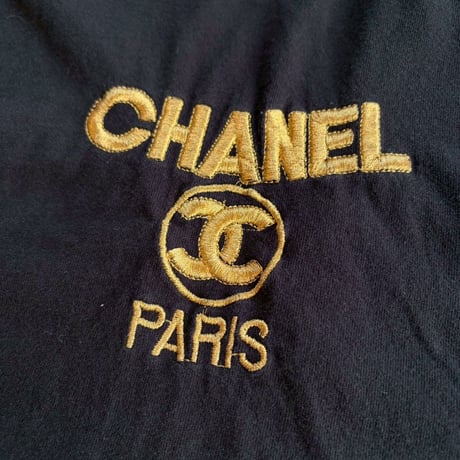 90'sFRUIT OF THE LOOM "BOOTLEG CHANEL EMBROIDERED LOGO TEE"