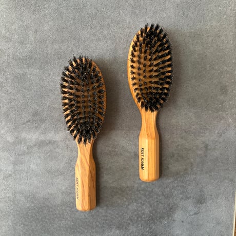 [KOSTKAMM]  Olive Wood Hair Brush with Black Boar Bristle / 17cm / オリーブウッド オーバル型 黒猪毛ブラシ / 4207