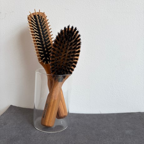 [KOSTKAMM]  Olive Wood Hair Brush with Black Boar Bristle / 17cm / オリーブウッド オーバル型 黒猪毛ブラシ / 4207