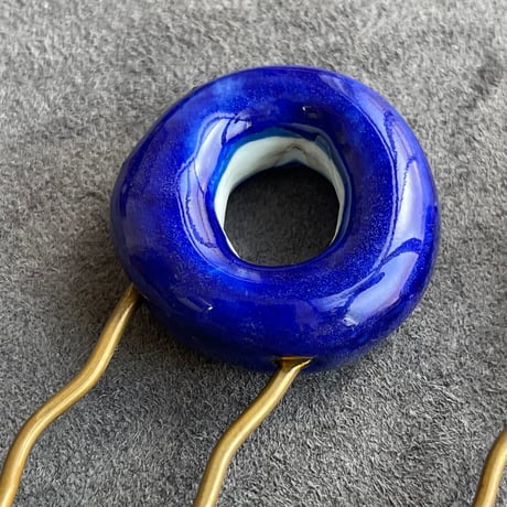 [ juju made ]  English porcelain hair stick