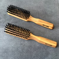 [KOSTKAMM]  Olive Wood Hair Brush with Black Boar Bristle / 21cm / オリーブウッド スレンダー型 黒猪毛ブラシ / 4117
