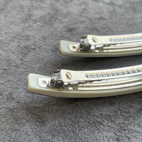 [ juju made ]  English porcelain hair barrette