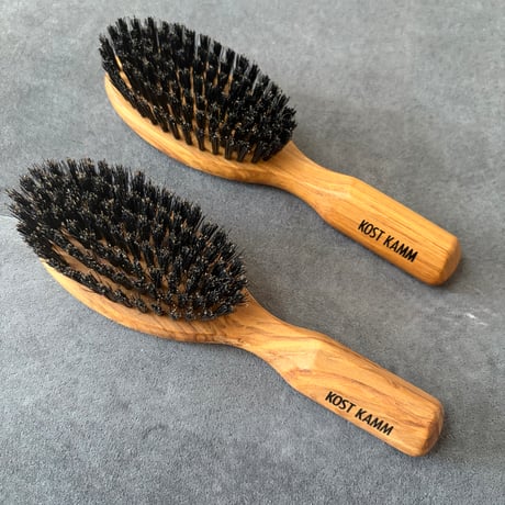 [KOSTKAMM]  Olive Wood Hair Brush with Black Boar Bristle / 17cm / オリーブウッド オーバル型 黒猪毛ブラシ / 4207
