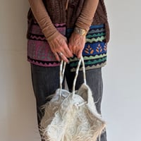 [ pips ] wool handwoven UFO  bag / White
