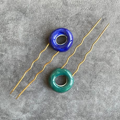 [ juju made ]  English porcelain hair stick