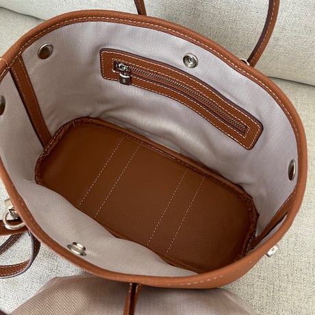 【9月再販予定】 Leather midium tote bag (Brown)