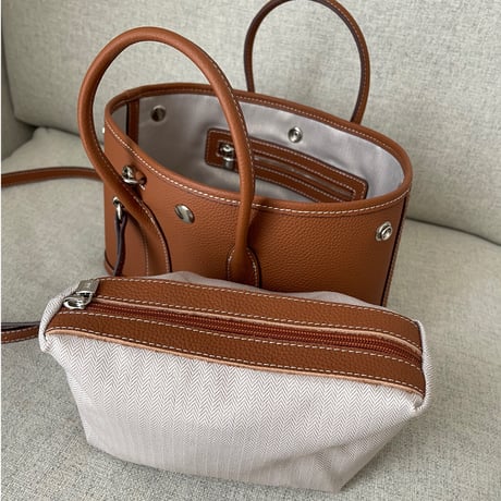 【9月再販予定】 Leather midium tote bag (Brown)