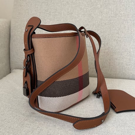 Leather bucket bag(Blown)