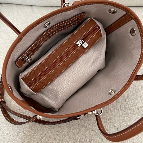Leather midium tote bag (Brown)