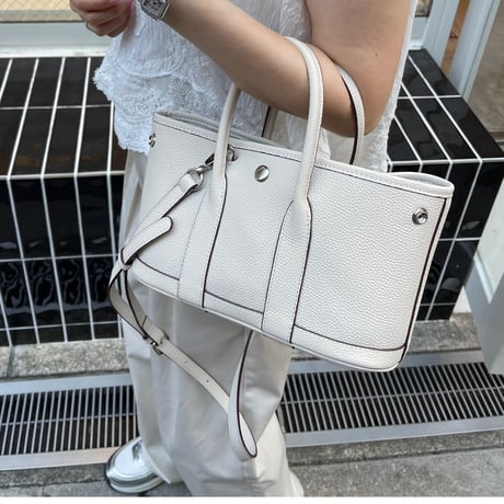 Leather midium tote bag(Ivory)