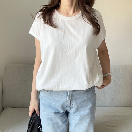 Sleeveless wide tops
