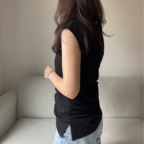 Sleeveless slit tank(Black)