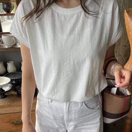 Sleeveless wide tops
