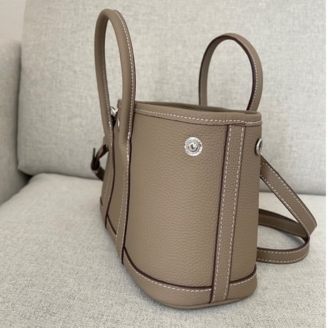 Leather midium tote bag (Greige)