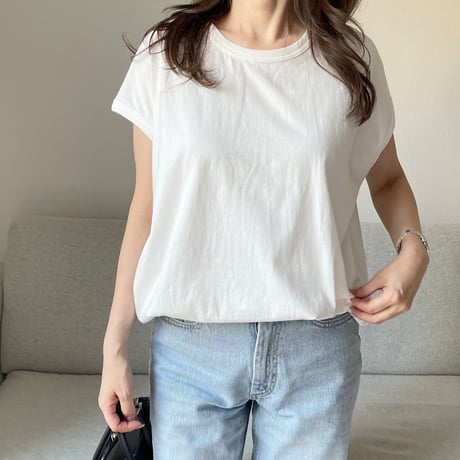 Sleeveless wide tops