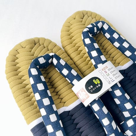 市松模様の鼻緒のふっくら布ぞうり：LL　［J04-2607-06］