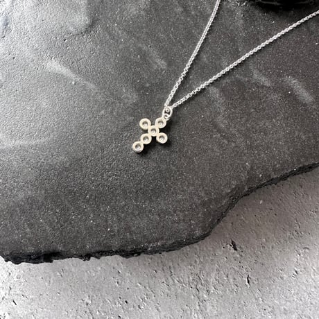 cross zirconia necklace