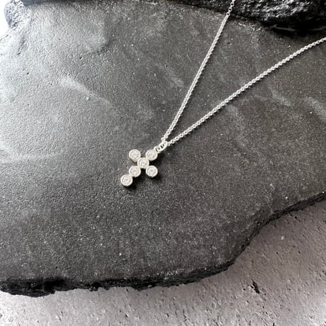 cross zirconia necklace