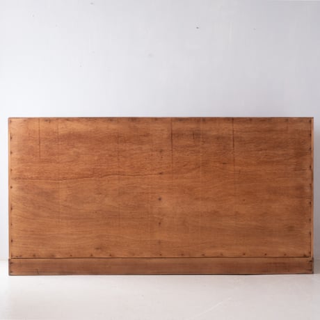 並べるものがひとつの景色になる 横長のガラス戸付き水屋/sa.1420'E