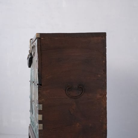 華やかな金具に風格が宿る 1800年代の李朝家具「バンダジ」/sa.1523'C