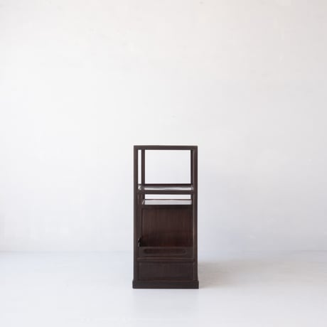 高低差がつくる美しいリズム オリジナルを生かした、違い棚付きの茶棚/sa.1478'B