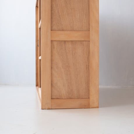 商談中/ 奥行きを抑えた構造の 木味豊かでシンプルな水屋/sa.1362'D