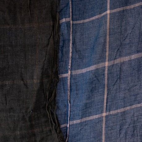 linen×indigo・繕い跡に温もりを感じる白格子柄の古布【156cm × 175cm】/st.1369