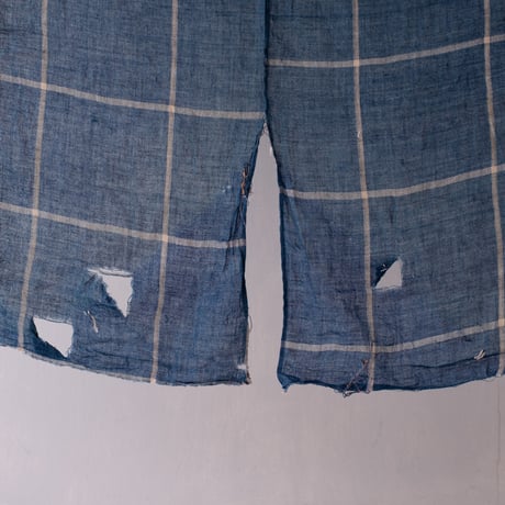 linen×indigo・繕い跡に温もりを感じる白格子柄の古布【156cm × 175cm】/st.1369