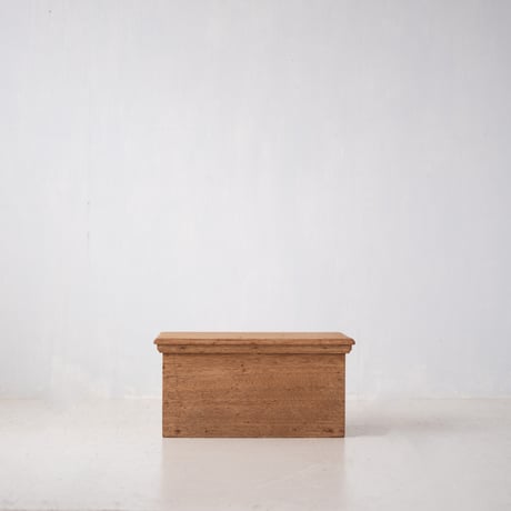 お気に入りたちを飾るための小さな舞台、木の展示台/st.1431