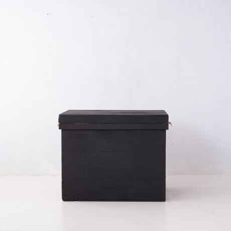 【特大サイズ】真鍮の取手がかっこいいブラックにリペイントした茶箱/st.1359