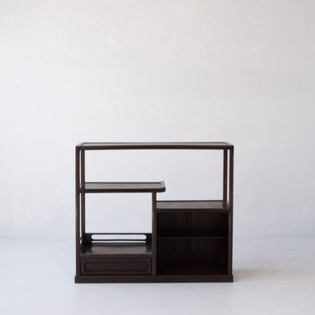 高低差がつくる美しいリズム オリジナルを生かした、違い棚付きの茶棚/sa.1478'B