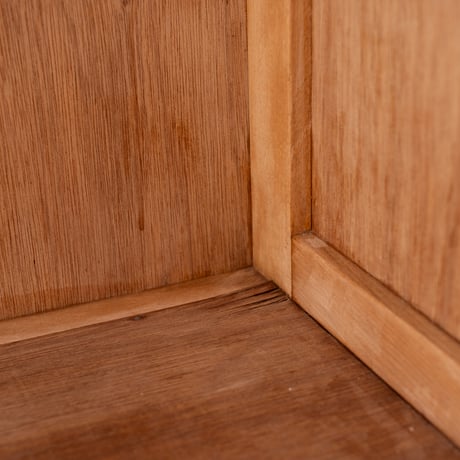 商談中/ 奥行きを抑えた構造の 木味豊かでシンプルな水屋/sa.1362'D