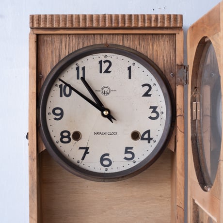 小さな窓に楽しみを添える HAYASHI CLOCKの掛け時計【クオーツリメイク】/st.1482