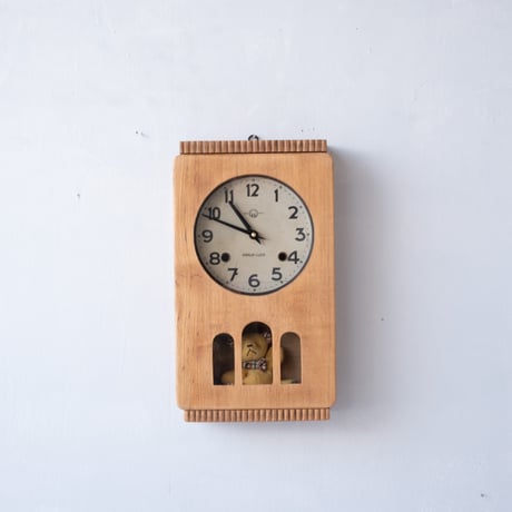 小さな窓に楽しみを添える HAYASHI CLOCKの掛け時計【クオーツリメイク】/st.1482