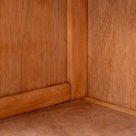 商談中/ 奥行きを抑えた構造の 木味豊かでシンプルな水屋/sa.1362'D