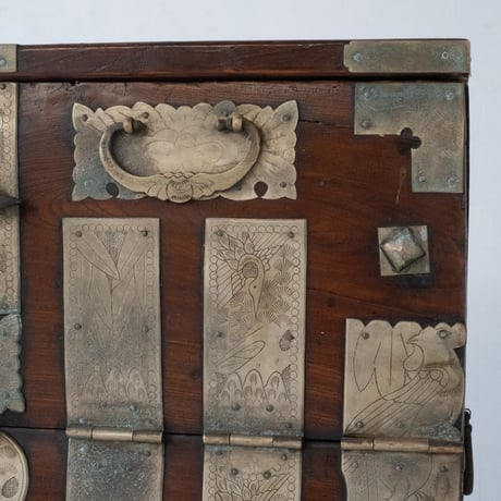 華やかな金具に風格が宿る 1800年代の李朝家具「バンダジ」/sa.1523'C