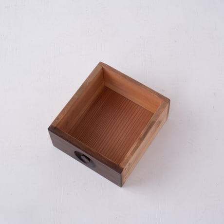 商談中/ クラシカルな意匠を散りばめた 存在感あふれるコーナーキャビネット/sa.1357'C