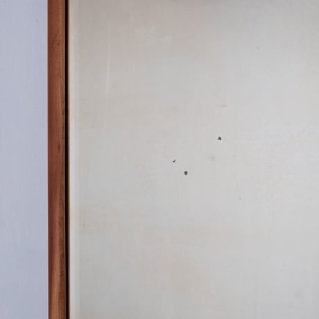 飴色の木枠に縁取られた100年前のアンティークミラー/st.1382