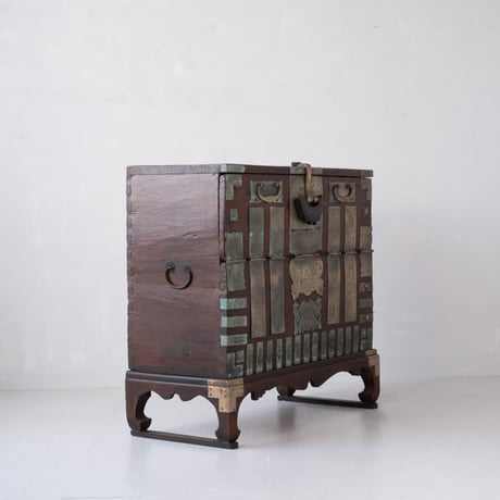 華やかな金具に風格が宿る 1800年代の李朝家具「バンダジ」/sa.1523'C